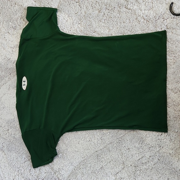 Under Armour stretchy lightweight T-shirt Size medium - Picture 3 of 4
